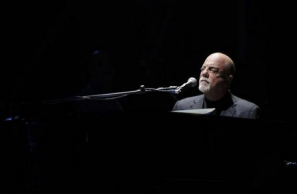 Billy Joel Thrills Nashville Fans At Bridgestone Arena – Concert Review, Photos & Set List