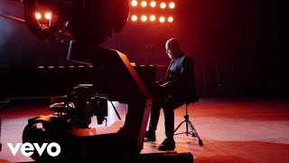 Turn the Lights Back On – Behind the Scenes